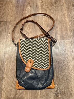 Vaan & Co Tracker Noho Crossbody Navy Patchwork Leather Bag
